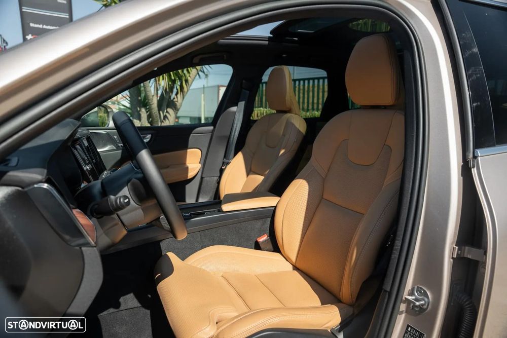 Volvo XC 60 T8 AWD Recharge Ultimate Bright — fotografia 26