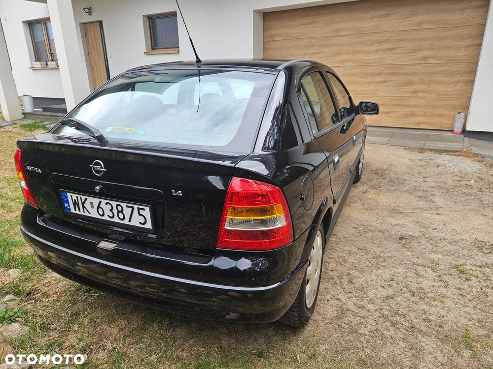 Opel Astra 1.4 - 4