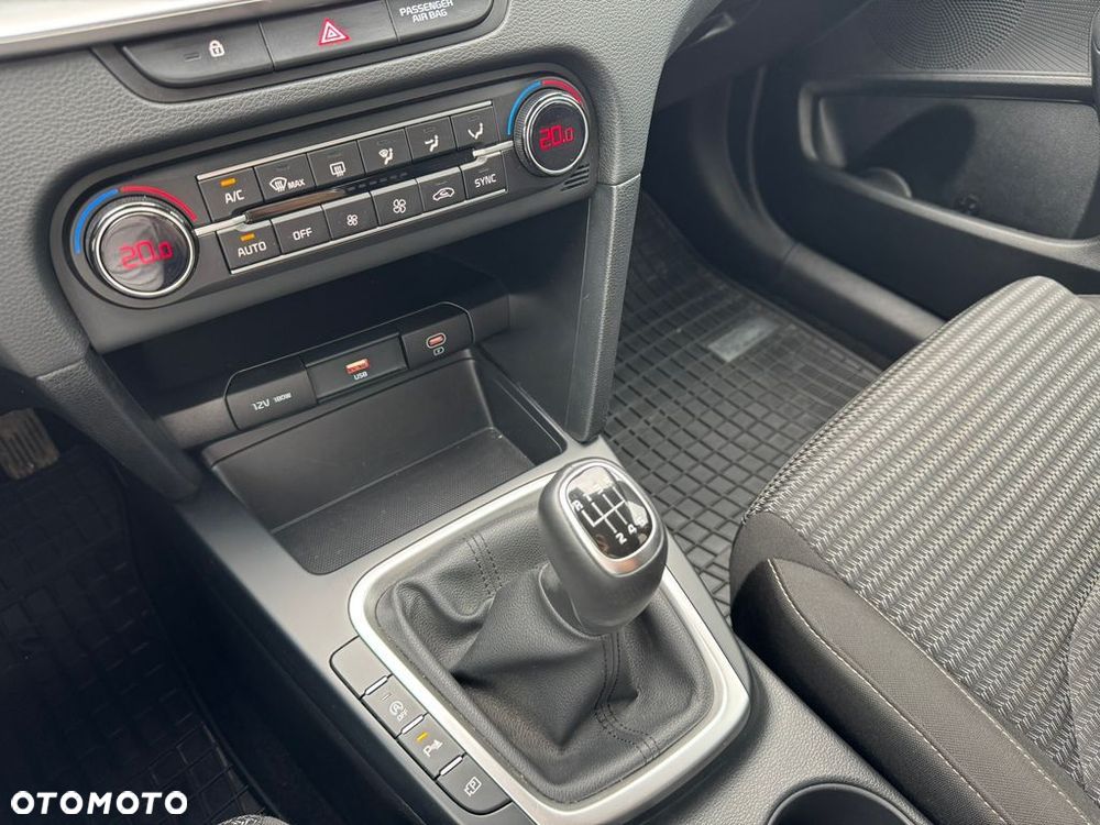Kia Ceed 1.5 T-GDI M - 14