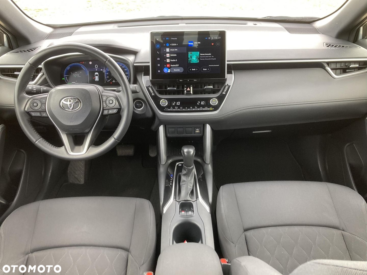 Toyota Corolla Cross 2.0 Hybrid Comfort - 12