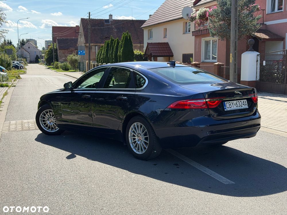 Jaguar XF 2.0 i4D Pure - 8