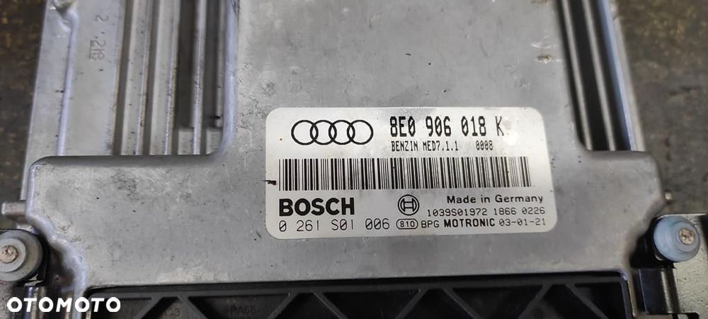 STEROWNIK SILNIKA 2.0 FSI 8E0906018K AWA - 2