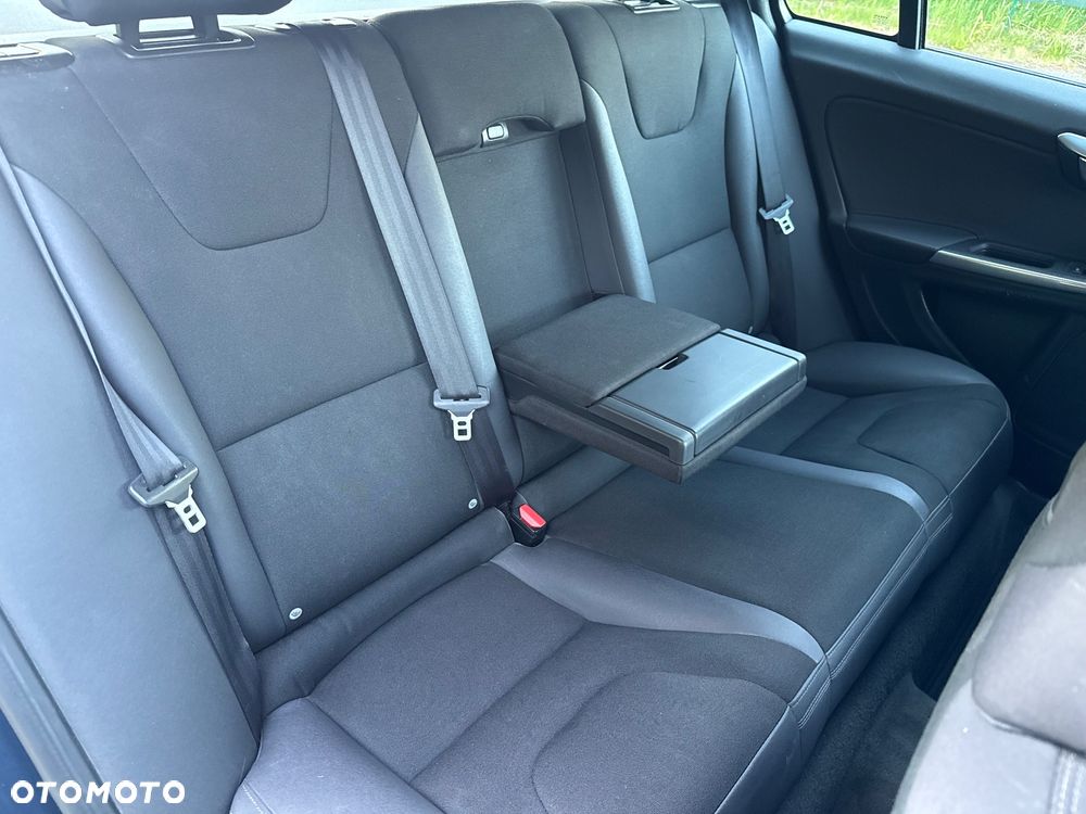 Volvo V60 2.0T - 22