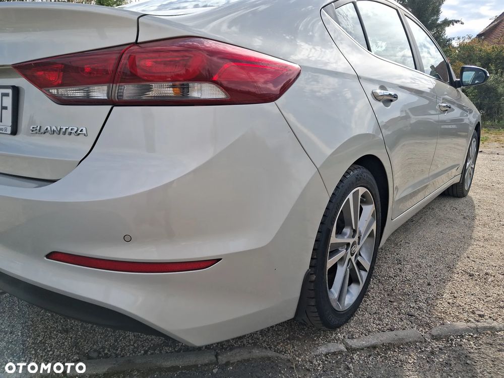 Hyundai Elantra 1.6 Style - 30