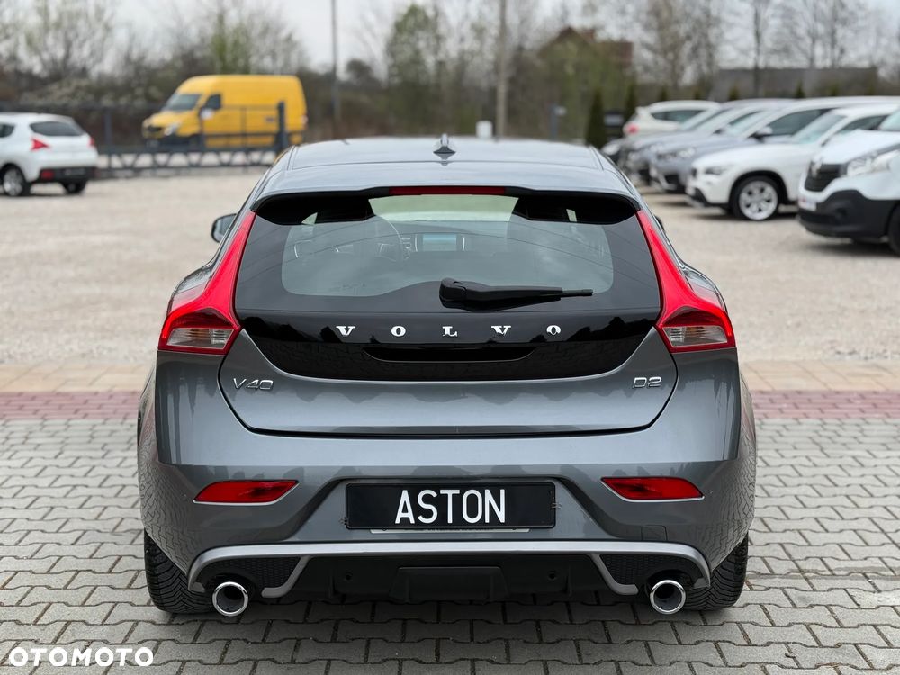 Volvo V40 D2 Momentum - 9