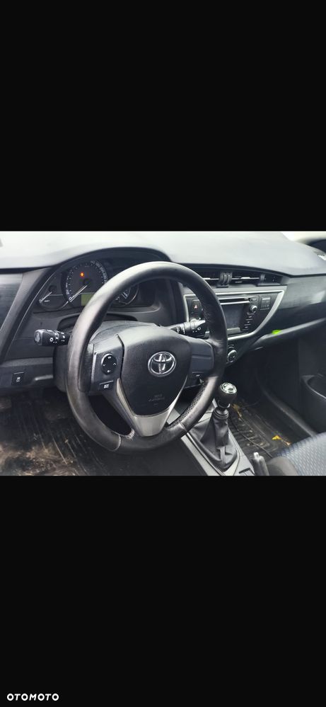 Toyota Auris 1.4 D-4D Active - 10