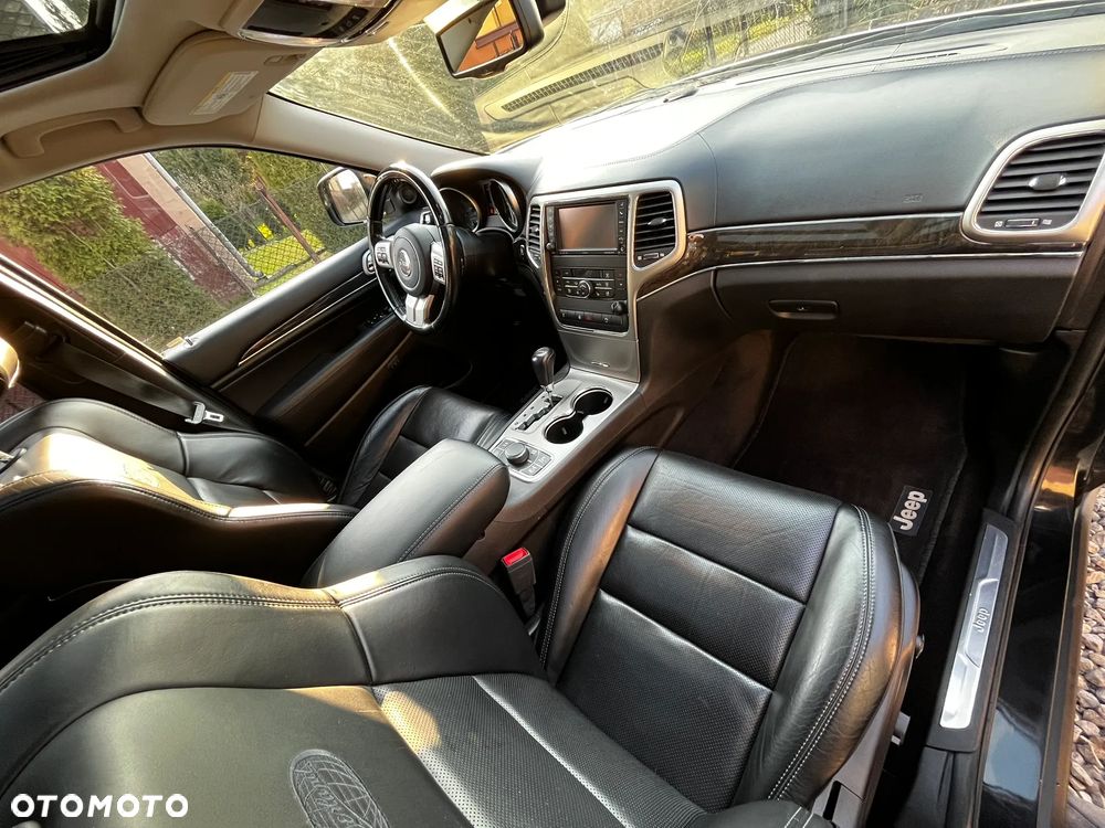 Jeep Grand Cherokee - 31