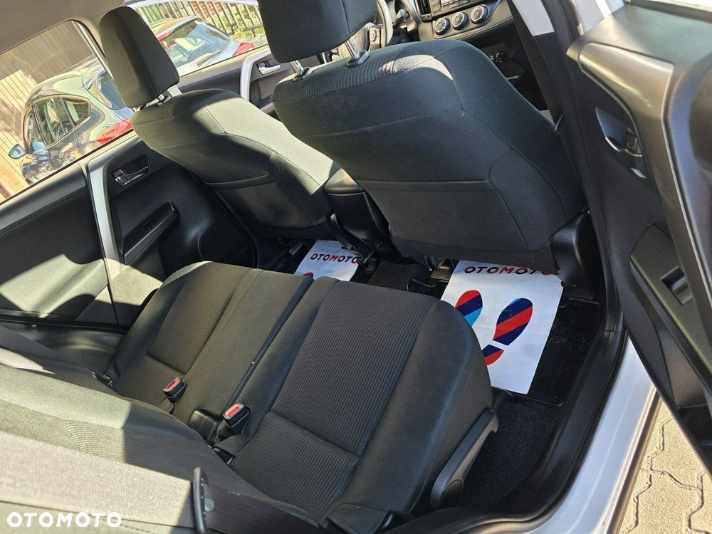 Toyota RAV4 - 8
