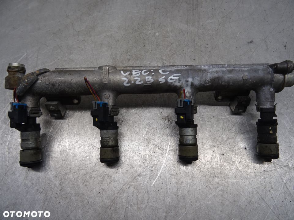 OPEL VECTRA C GTS 02-05 2.2 SE LISTWA WTRYSKOWA 12574825 - 1