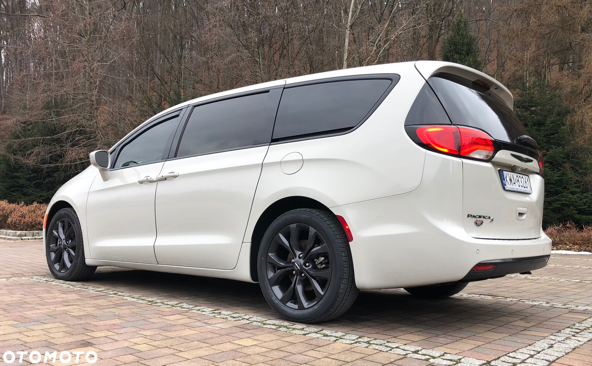 Chrysler Pacifica - 8