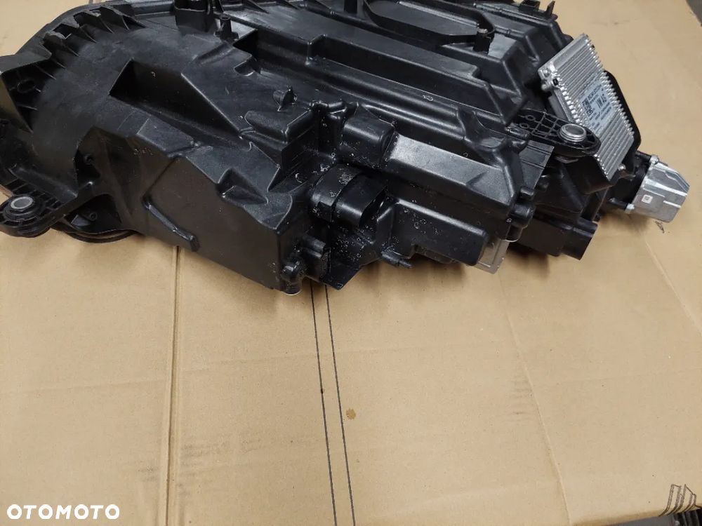 Reflektor lewy przód skoda octavia IV full led  5E4 941 015A - 4