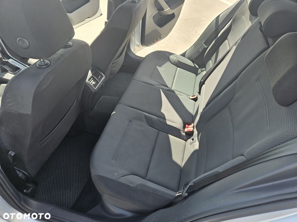 Volkswagen Golf 1.6 TDI BlueMotion Technology DSG Comfortline - 9