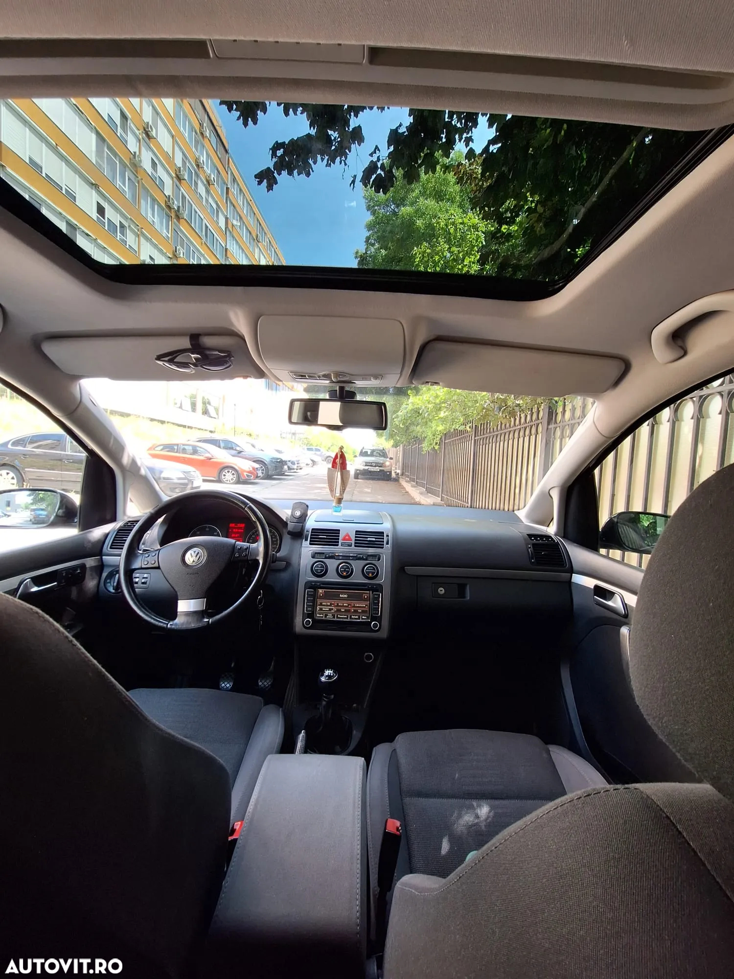 Volkswagen Touran 2.0 TDI Highline - 8