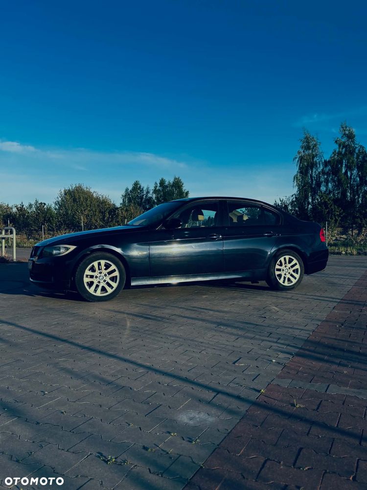BMW Seria 3 320i - 5