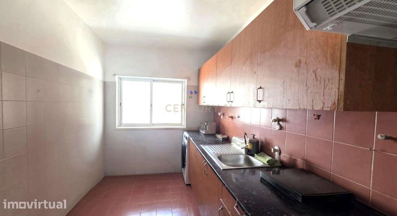 Apartamento T2  Caparica 3 andar com elevadorcom fácil acesso ás praia - Grande imagem: 4/15