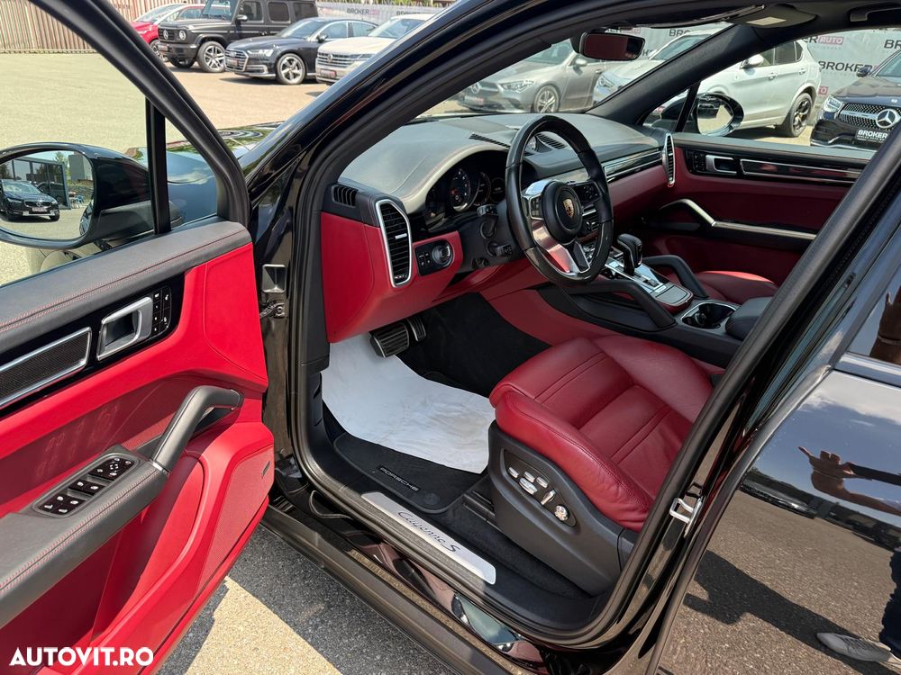 Porsche Cayenne S - 8