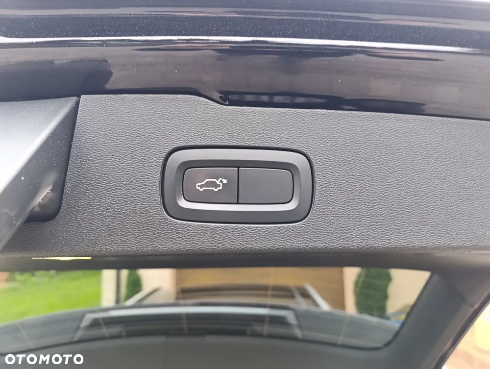 Volvo V60 T8 AWD Twin Engine Geartronic Inscription - 35
