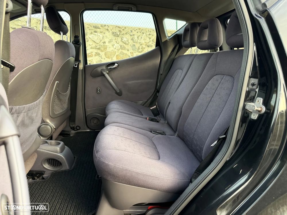 Mercedes-Benz A 170 CDi Elegance — fotografia 11