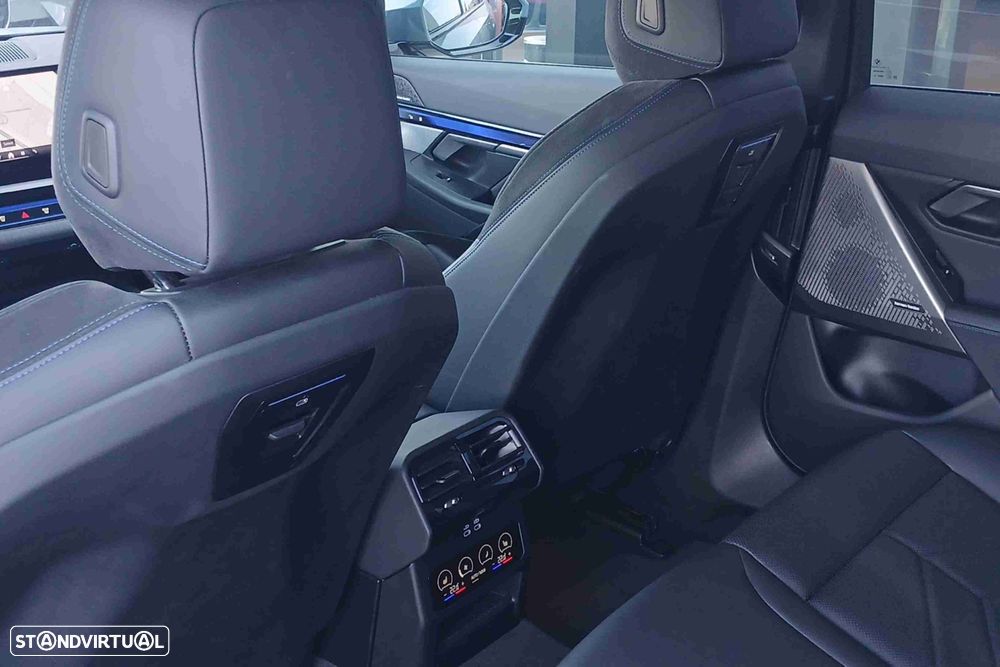 BMW i5 Touring eDrive40 - 15