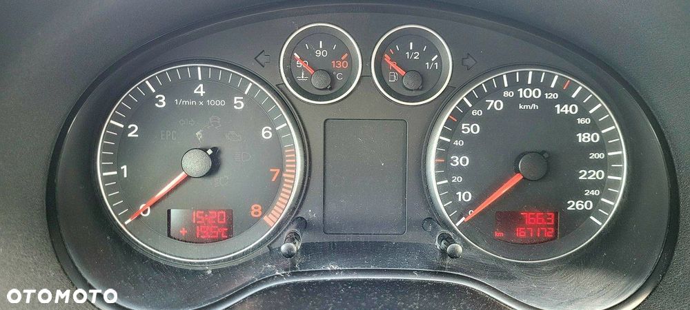 Audi A3 3-drzwiowe 1.6 FSI Attraction - 12