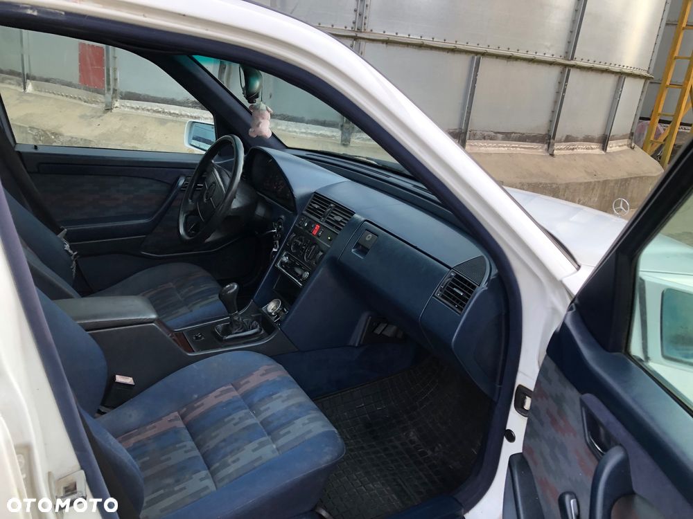 Mercedes-Benz Klasa C 180 Classic - 8