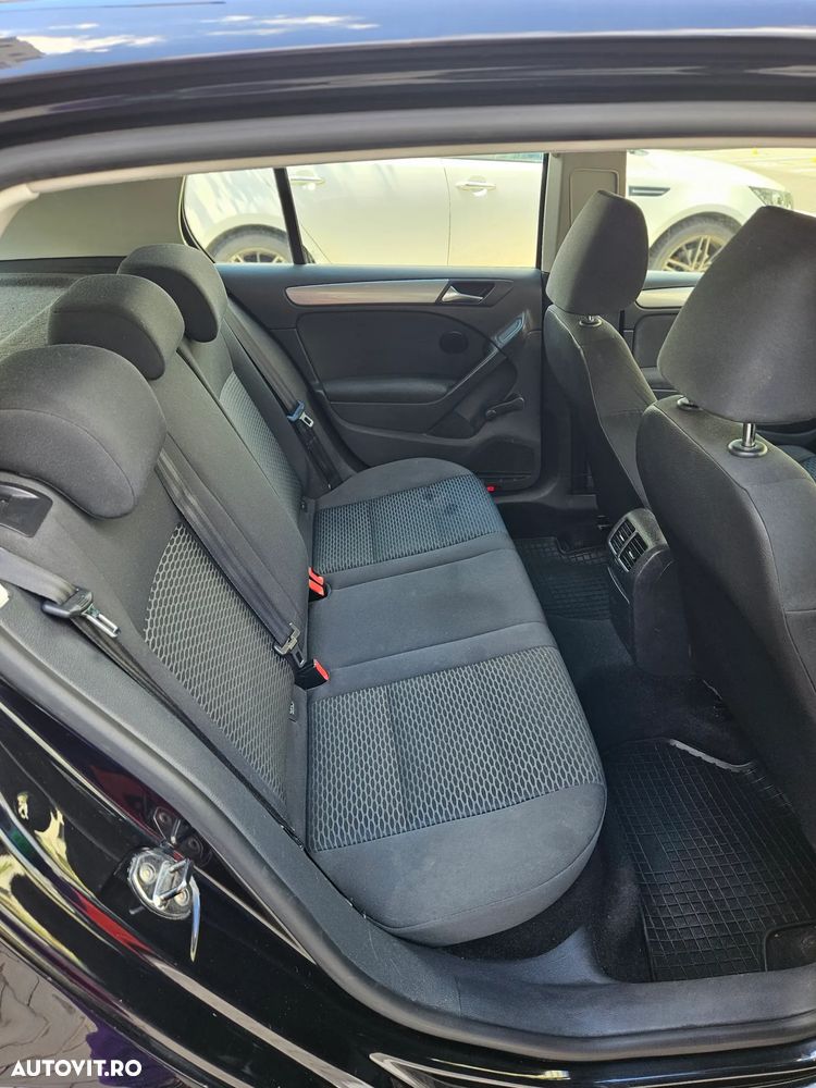 Volkswagen Golf 1.6 TDI DPF BlueMotion Technology Comfortline - 10