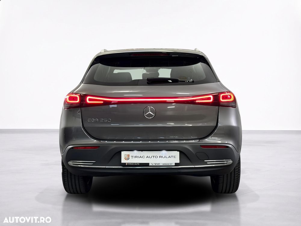 Mercedes-Benz EQA 250 - 5