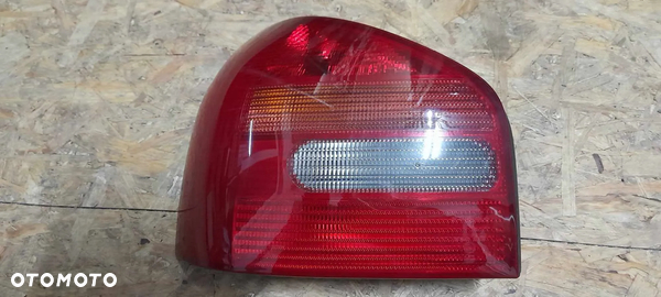 LAMPA LEWA TYŁ TYLNA AUDI A3 8L 3D 98R
