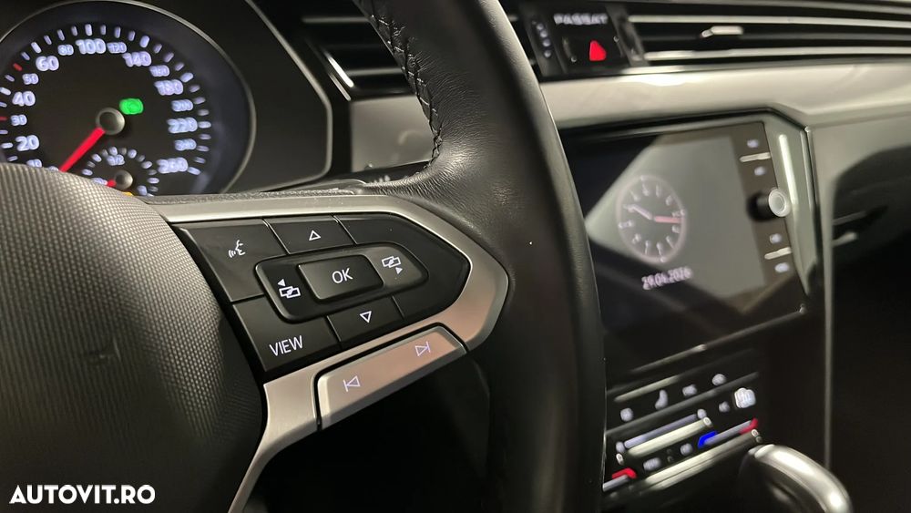 Volkswagen Passat 2.0 TDI DSG Trendline - 18