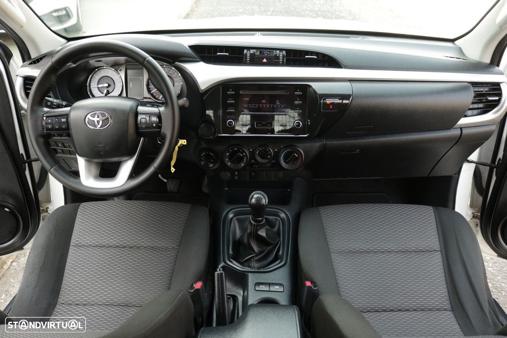 Toyota Hilux 2.4 D-4D 4WD CD CM - 24