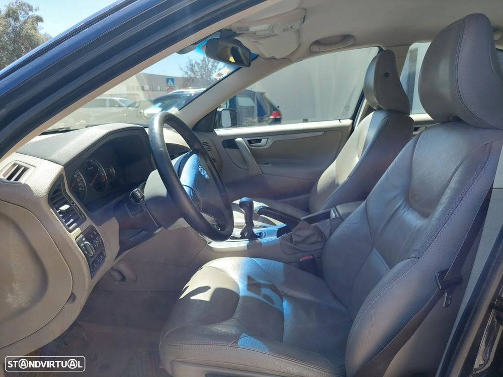 Volvo S60 2.4 D5 Nivel 3 - 23