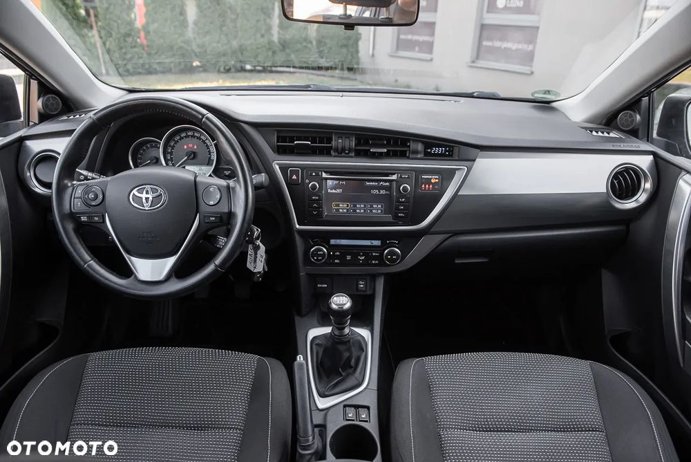 Toyota Auris 1.6 Premium - 28