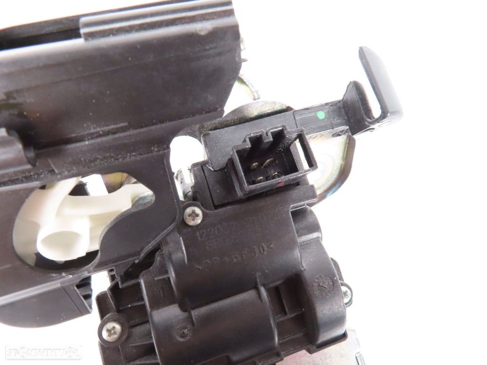 Fecho da mala Usado / Original AUDI A3 (8P1)/AUDI A3 Sportback (8PA)/AUDI A4 (8K... - 3