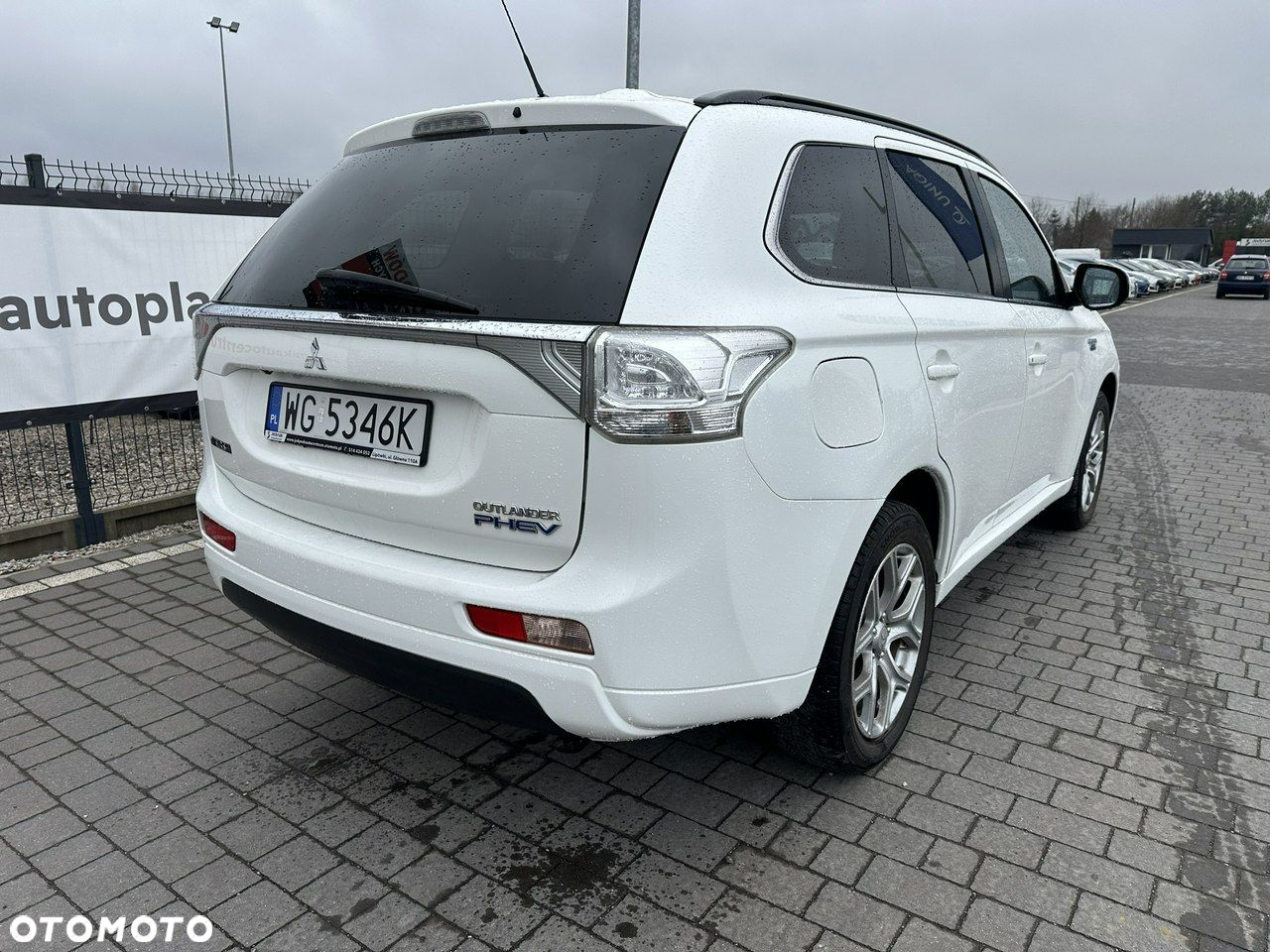Mitsubishi Outlander - 9