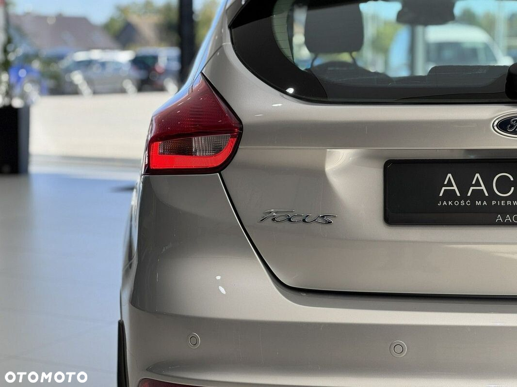 Ford Focus - 32