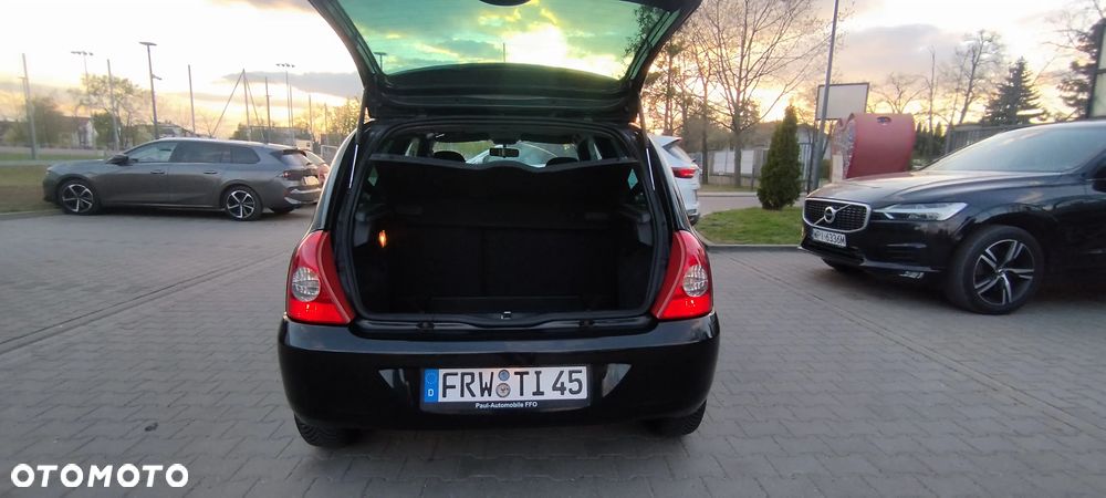 Renault Clio 1.2 16V Campus - 14
