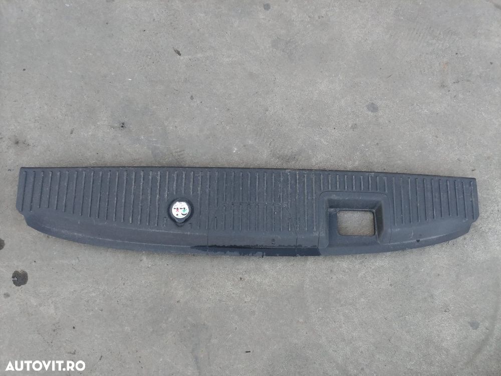 ornament podea usi spate  ford transit courier c4a  2022  et76-r40352-bf et76-r40352-cf - 3