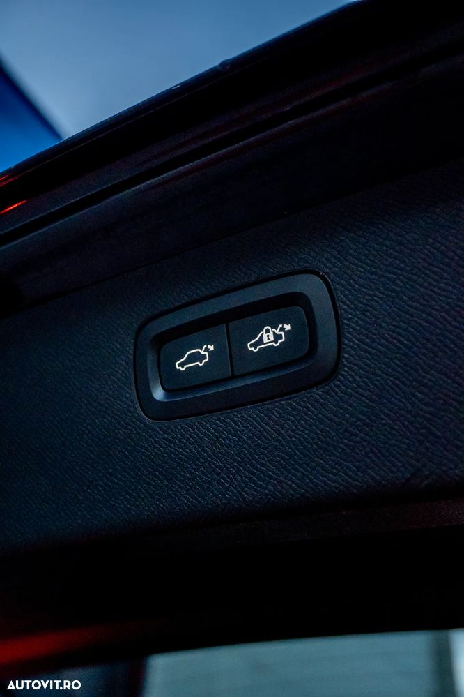 Volvo XC 90 T8 AWD Twin Engine Geartronic Inscription - 27
