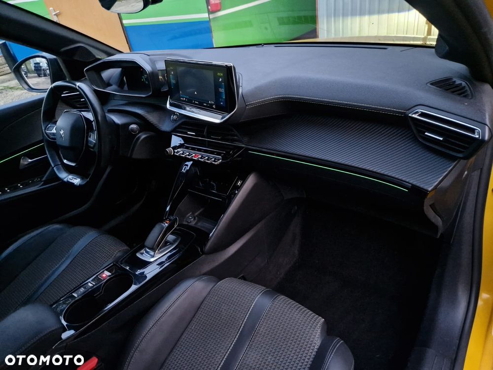 Peugeot 208 - 25