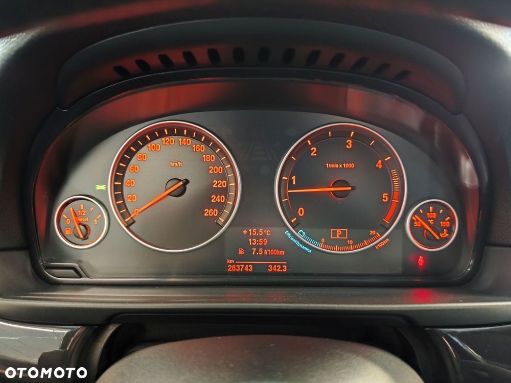 BMW Seria 5 525d - 19