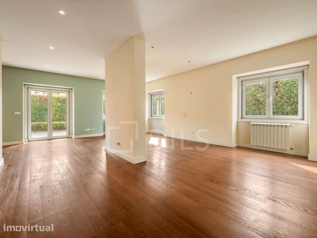 Apartamento T2, próximo do mar, no Estoril - Grande imagem: 2/44