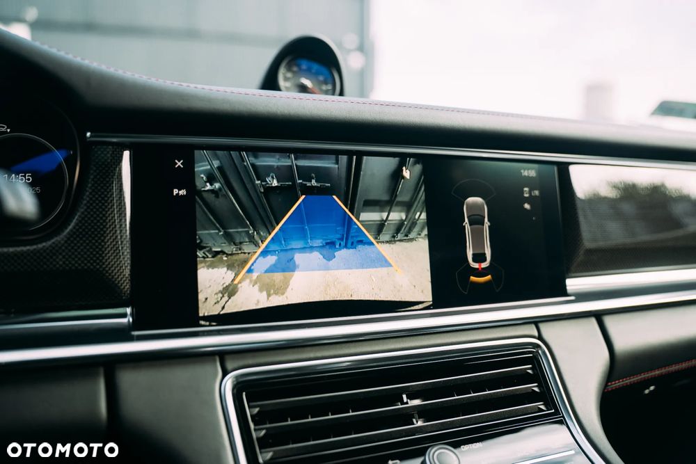 Porsche Panamera - 30