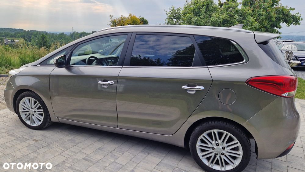 Kia Carens 1.7 CRDi M 7os EU6 - 1