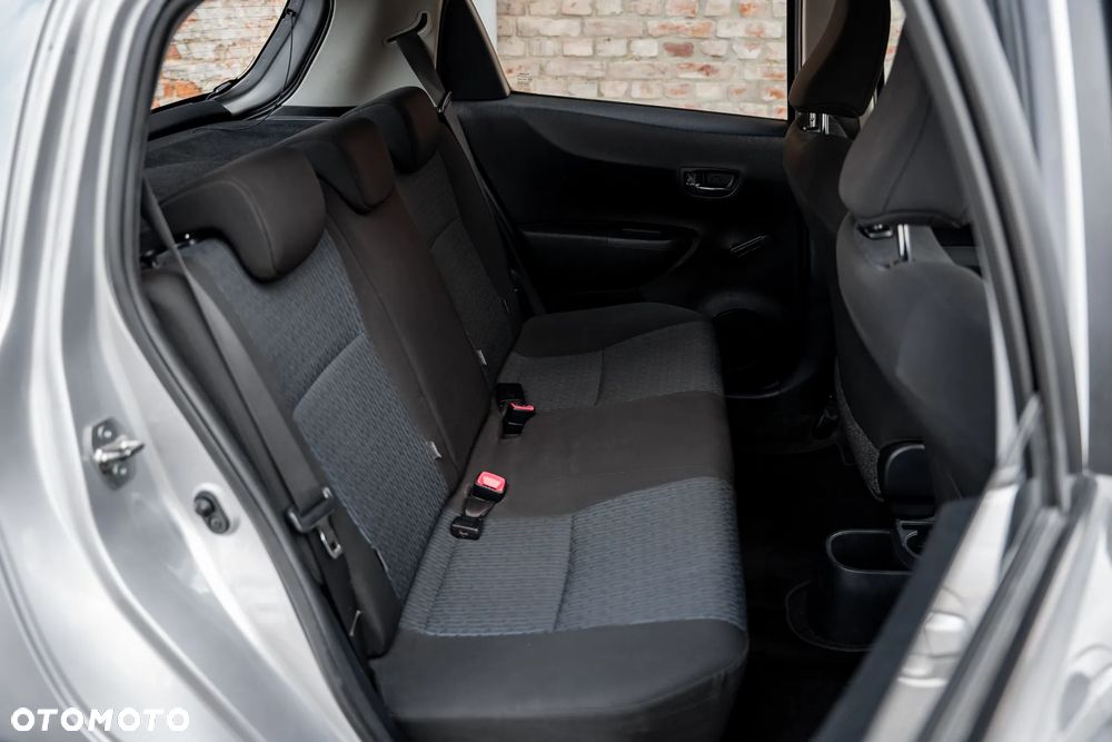Toyota Yaris 1.0 Terra EU5 - 17