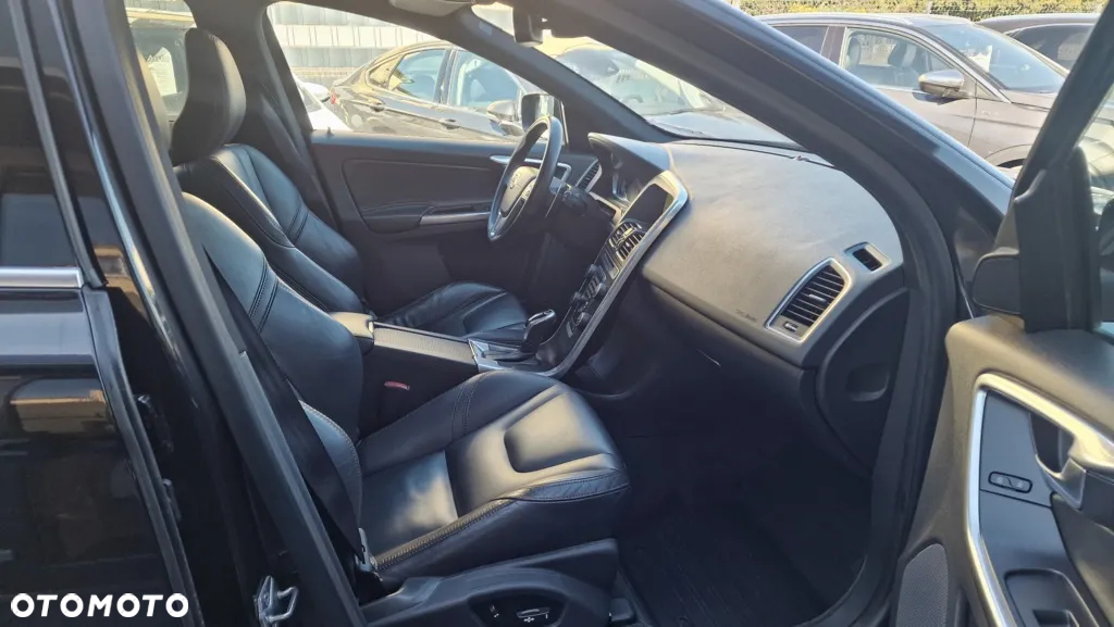 Volvo XC 60 D5 AWD Geartronic Summum - 28