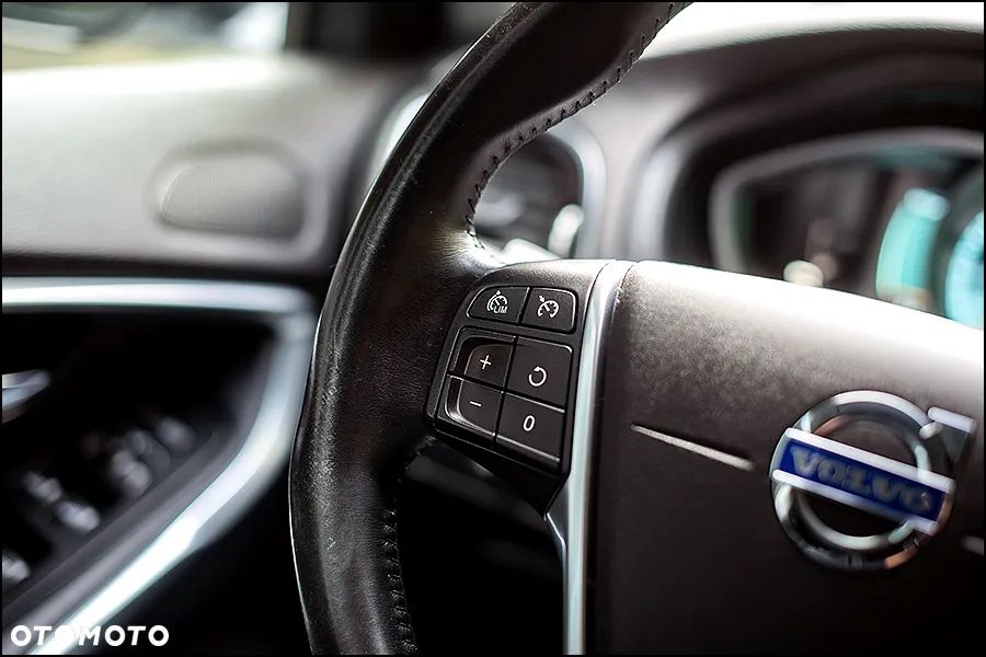 Volvo V40 Cross Country - 19