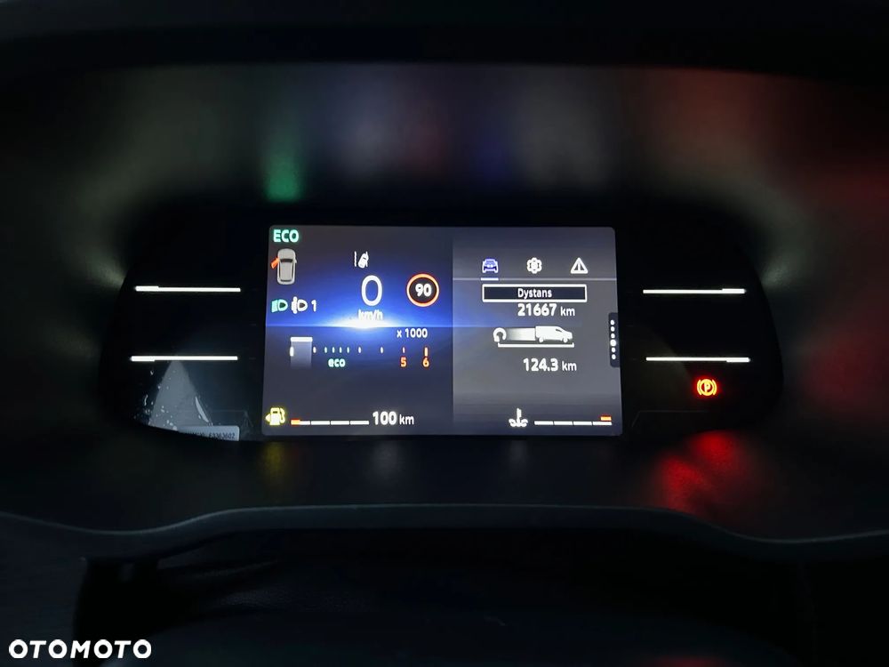 Renault Trafic 2.0 dCi - 19