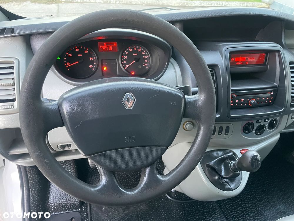 Renault Trafic - 22