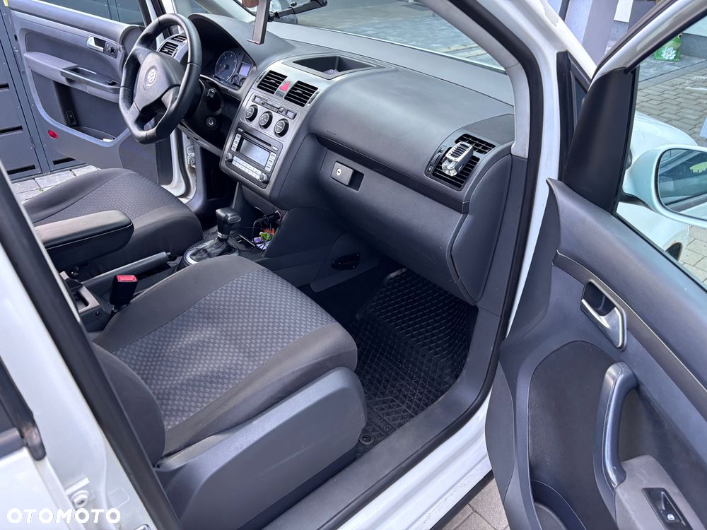 Volkswagen Touran - 7