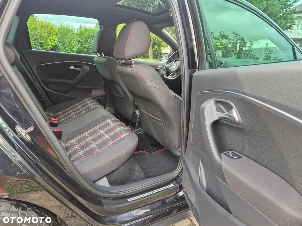 Volkswagen Polo 1.8 TSI BMT GTI - 15